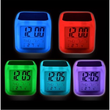 RELOJ DESPERTADOR CON ALARMA Y LUCES LED VIDEOJUEGOS