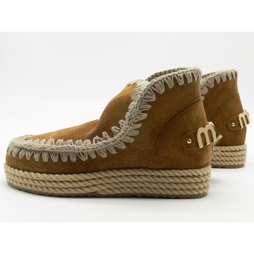 SNEAKER MOU