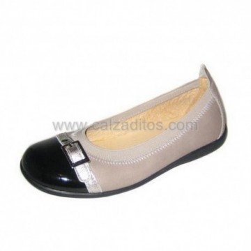 Bailarinas en ante gris y...
