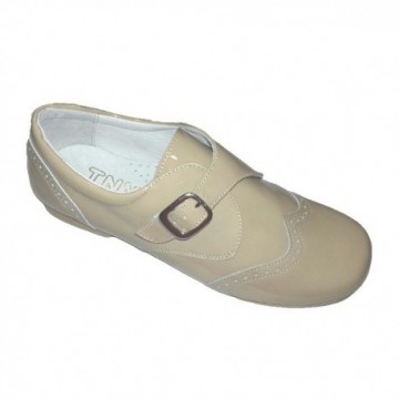 Zapatos de vestir en charol...