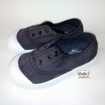 Zapatillas de lona en color...