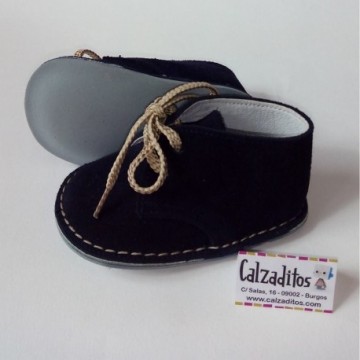 Botitas de serraje azul...