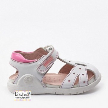 Sandalias para niña en piel...