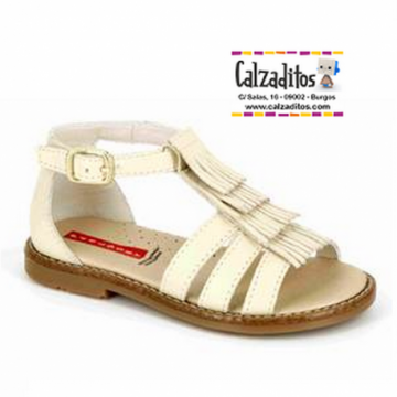 Sandalias de piel beige...