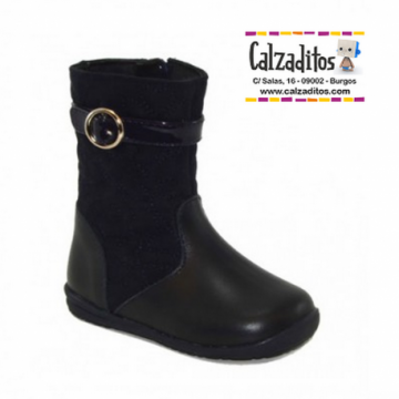 Botas altas de piel azul...