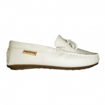 Mocasines de piel blanco...