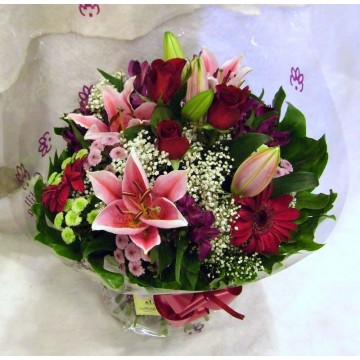 Ramo con rosas, lilium, gerberas,....