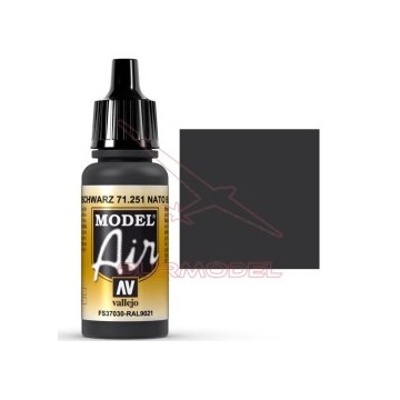 Model Air Negro Nato