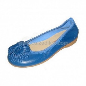 Bailarinas azules todo piel...