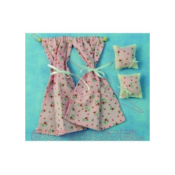 Cortinas rosas con cojines