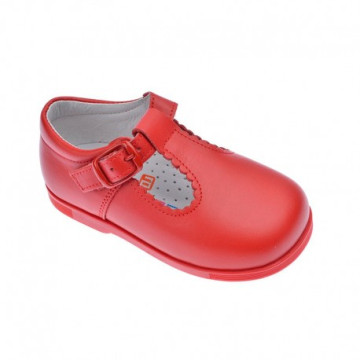 Zapatitos de niño en piel...