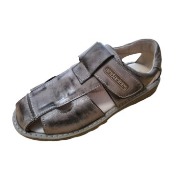 Sandalias cerradas de piel...