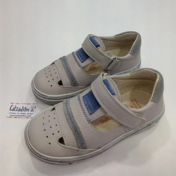 Sandalias cerradas para...