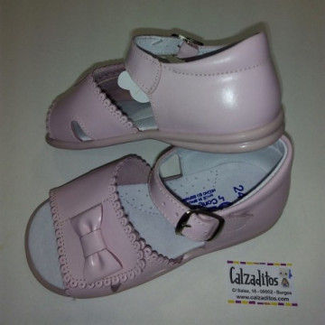 Sandalias de piel para niña...