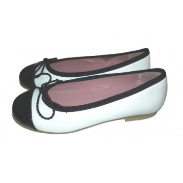 Bailarinas de piel blanca...