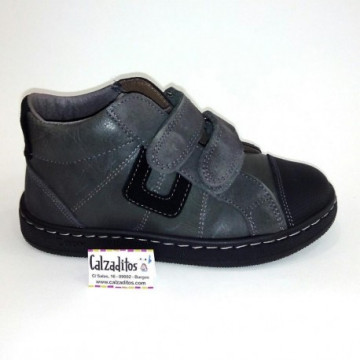 Botas tipo basket con...