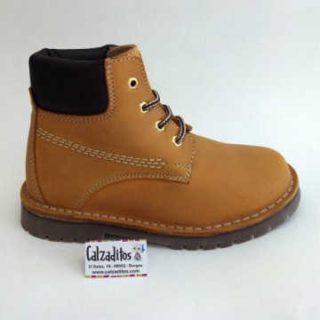 Botas tipo panamá en nobuck...