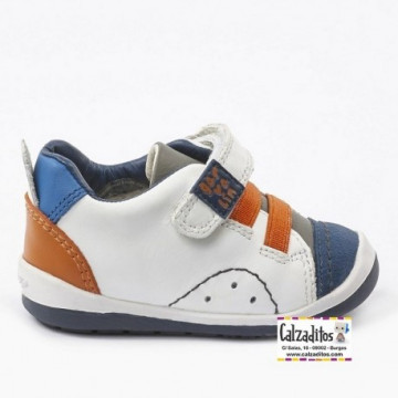 Zapatos para niño en estilo...