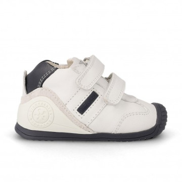 Deportivas de piel blanca...