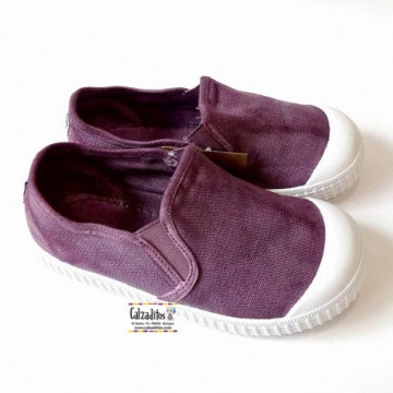 Zapatillas de lona cerradas...