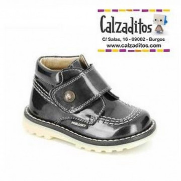 Botas tipo Kickers de piel...