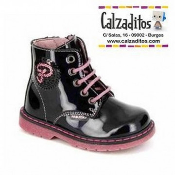 Botas para niña de charol...