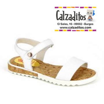 Sandalias de piel blanca...