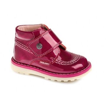 Botas tipo kikers de charol...