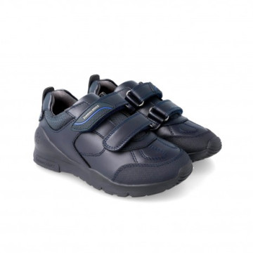 Deportivos con doble velcro...