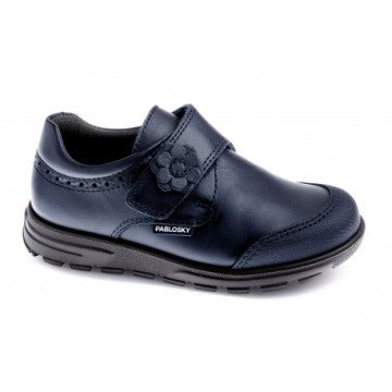 Zapatos colegiales cerrados...