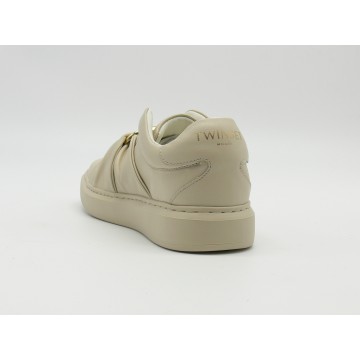 SNEAKERS LOGO DORADO