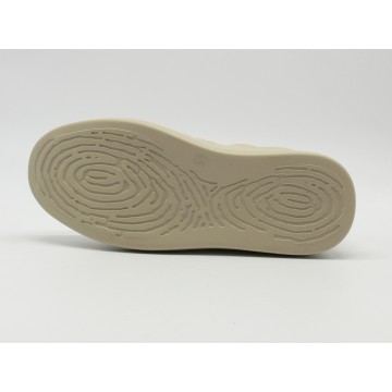SNEAKERS LOGO DORADO